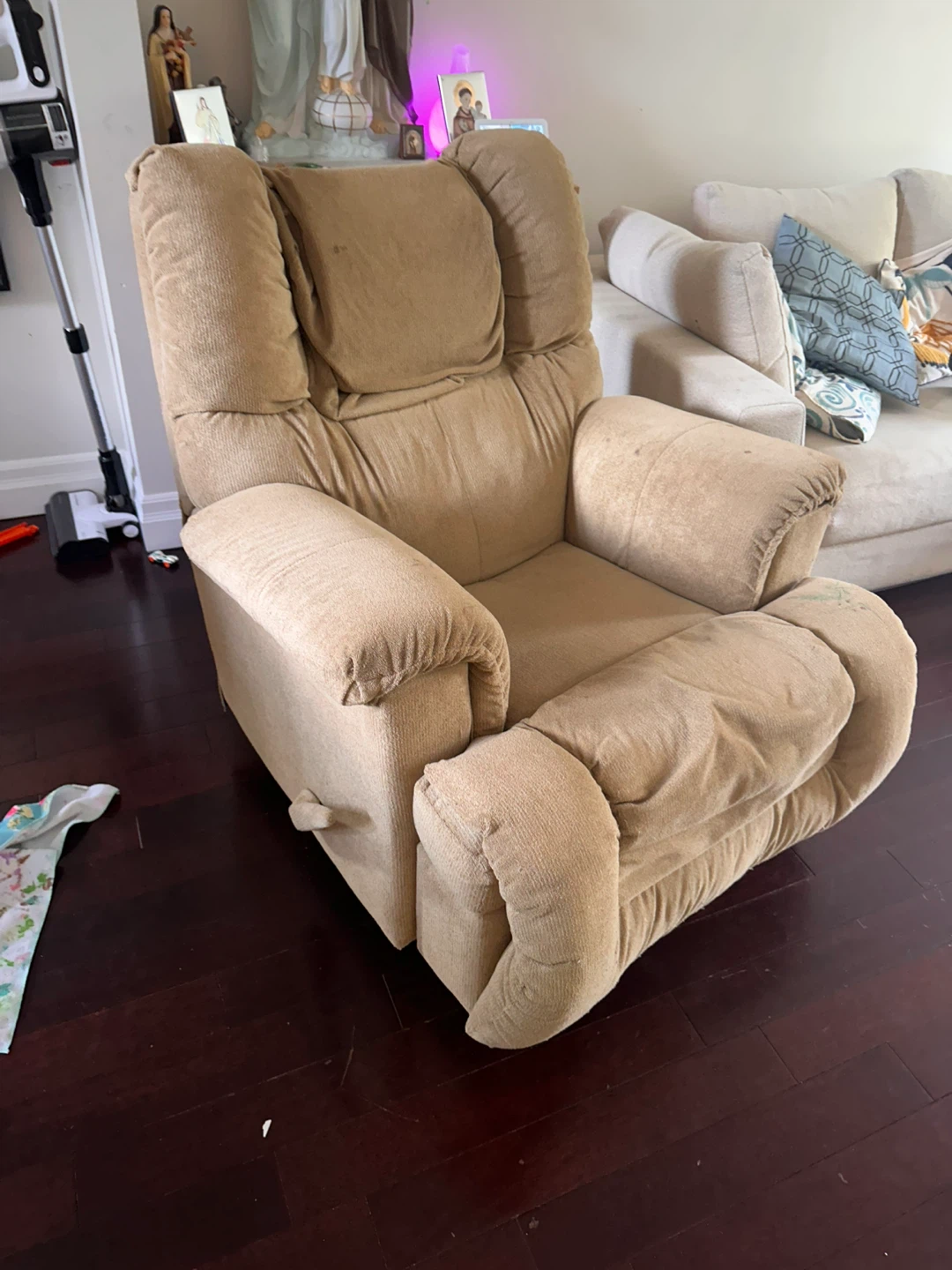Tan Recliner Chair - photo 3