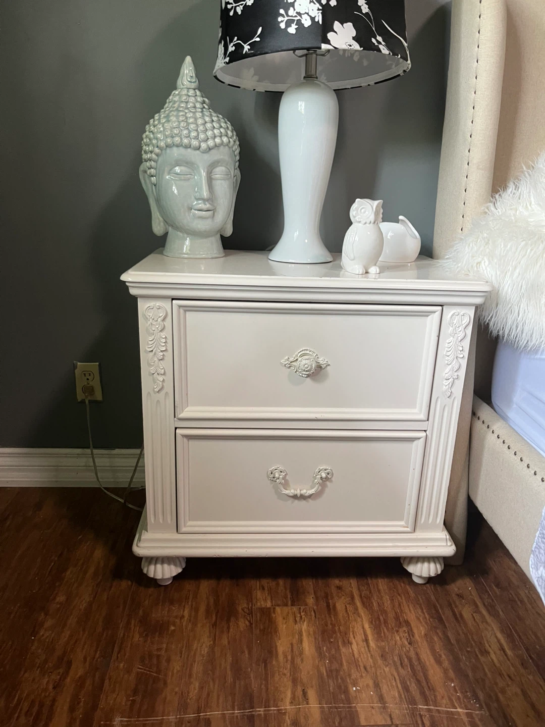 White 2-Drawer Nightstand