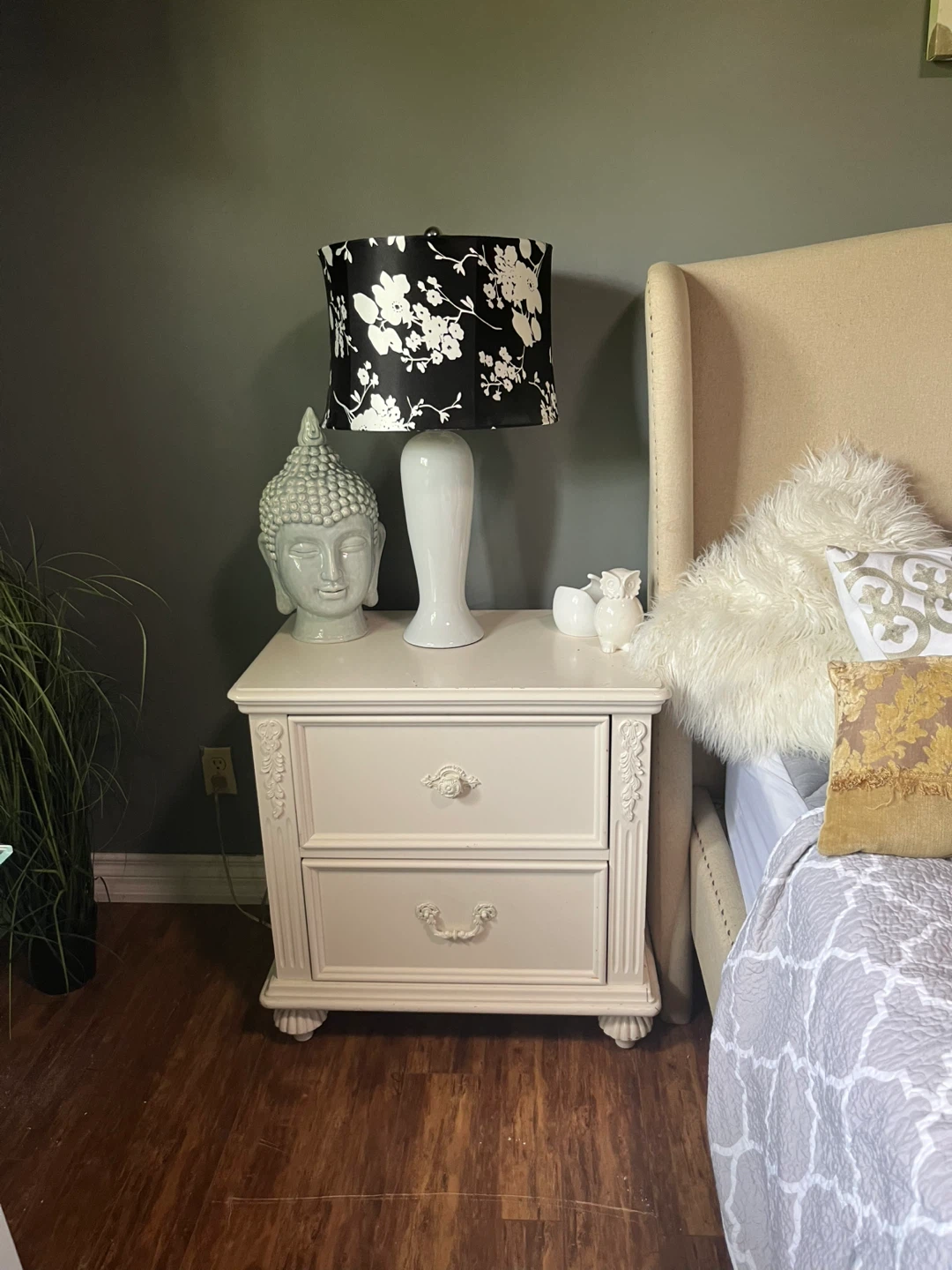 White 2-Drawer Nightstand - photo 2