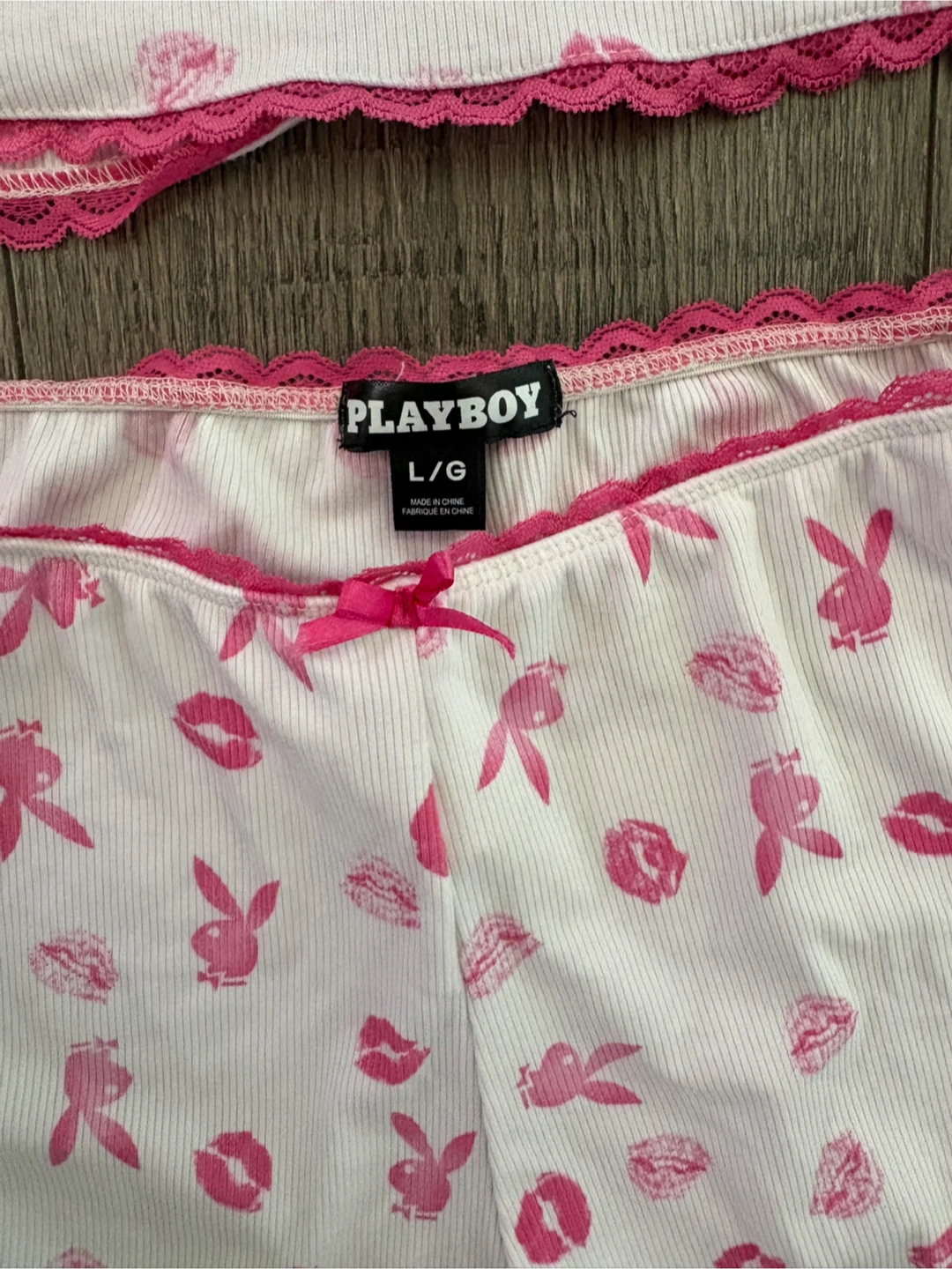 Ensemble de Pyjamas Playboy et Weekend Edition - photo 2