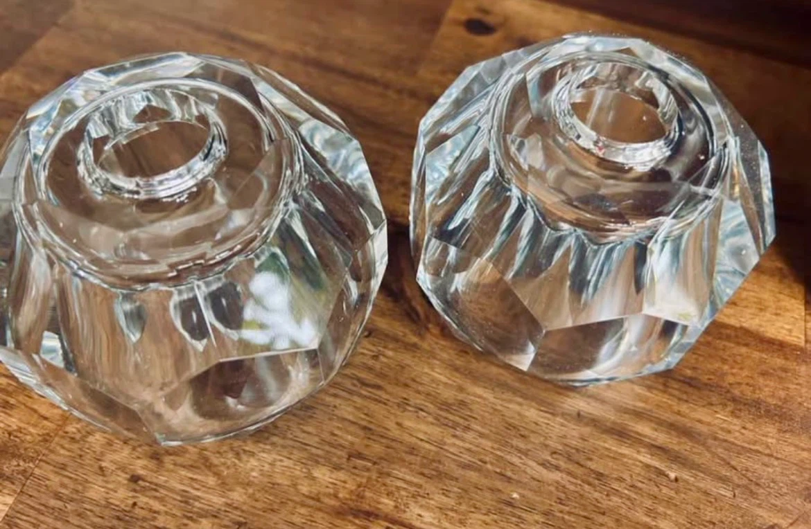 Pair of (2x) Faceted Crystal and Brass Sconces. Brand new. - photo 4