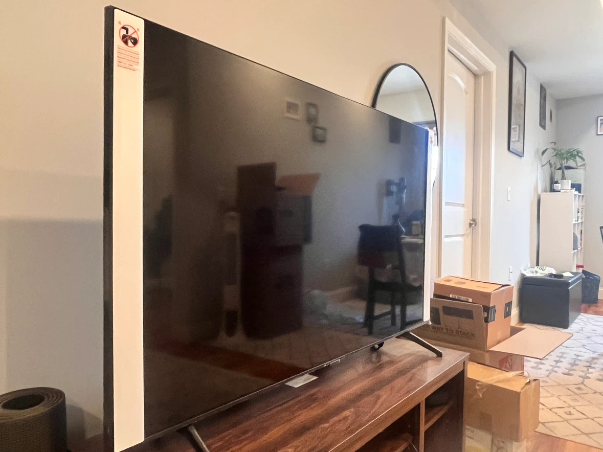 4K UHD Smart Samsung TV - photo 2