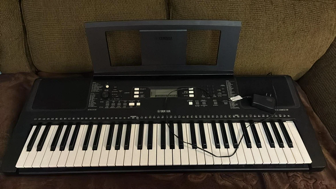 Yamaha Electronic Keyboard PSR-E363