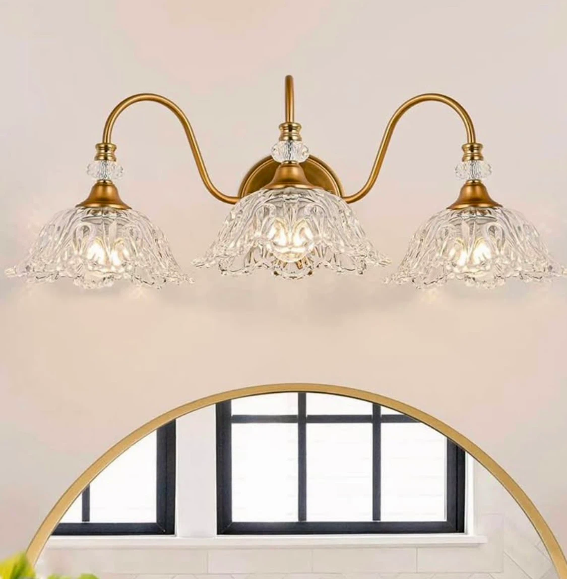 Antique Style 3-Light Bathroom Vanity Light Fixture. Brand New.