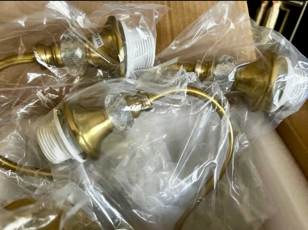 Antique Style 3-Light Bathroom Vanity Light Fixture. Brand New. - photo 5