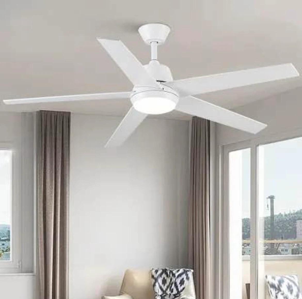 Conciseer 52-inch White Ceiling Fan. Brand new.