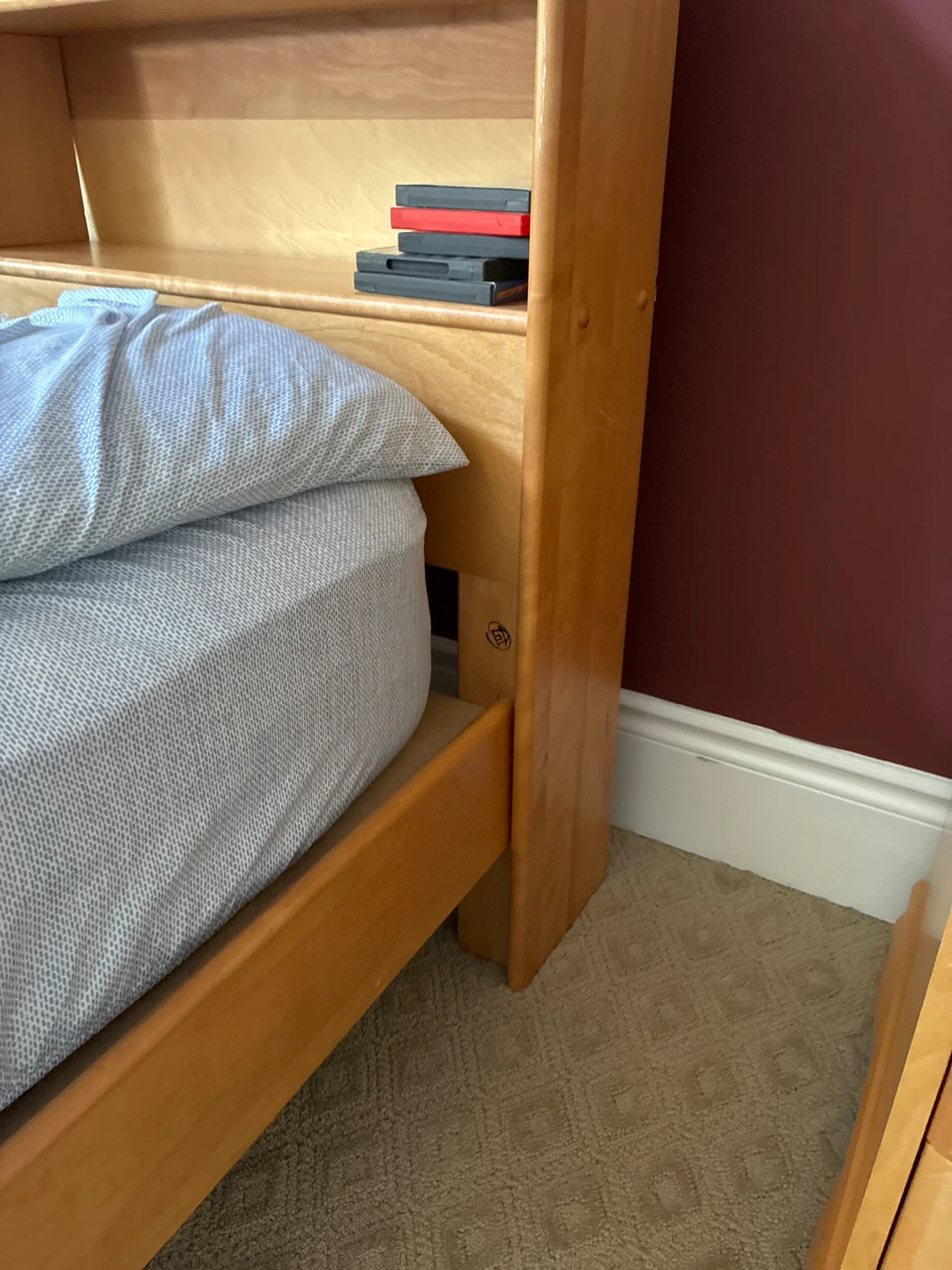 Light Wood double bed & dresser Set - photo 4