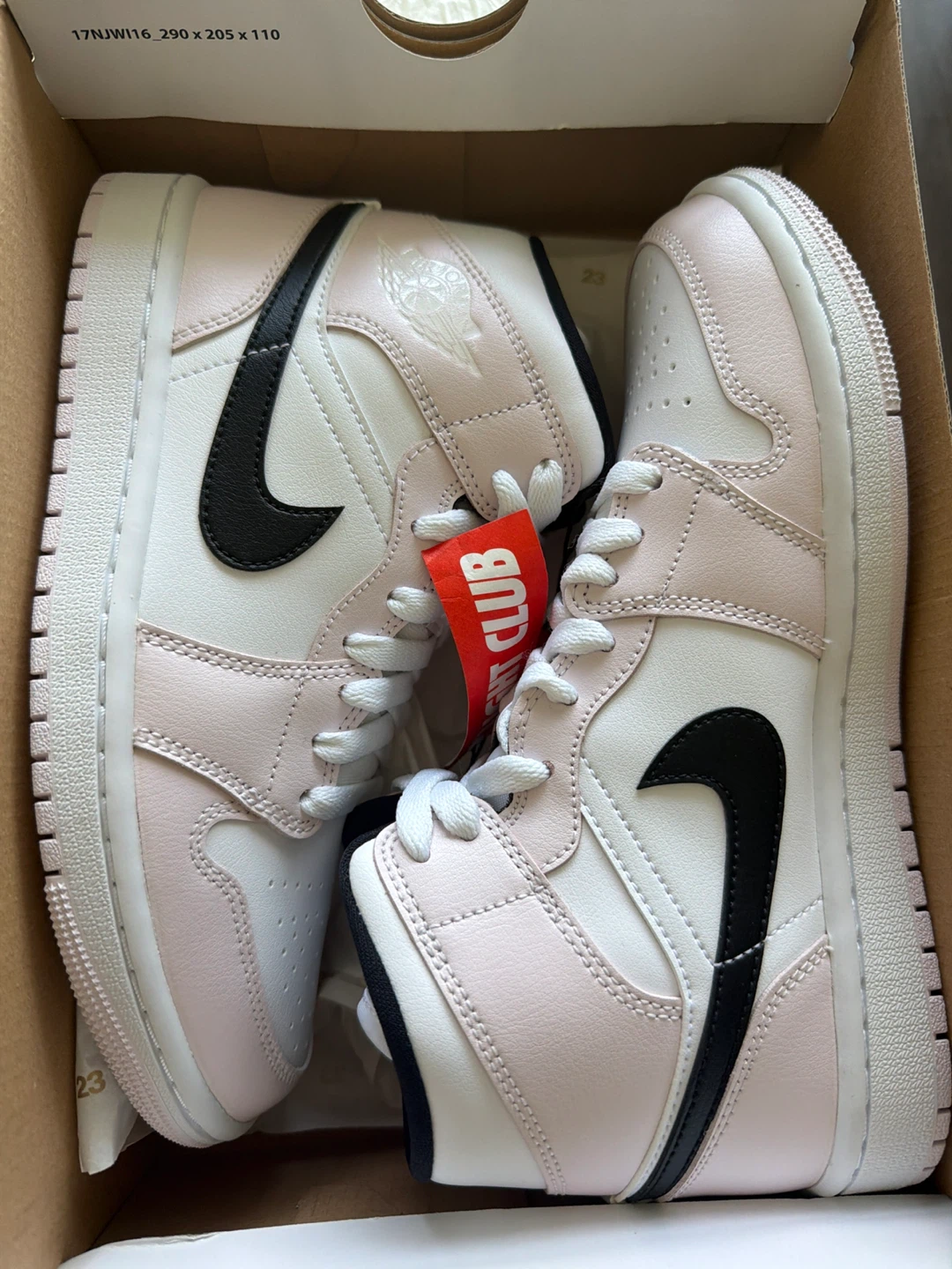 Womens Size 7 - Air Jordan 1 “Barely Rose” (Pink) - photo 5