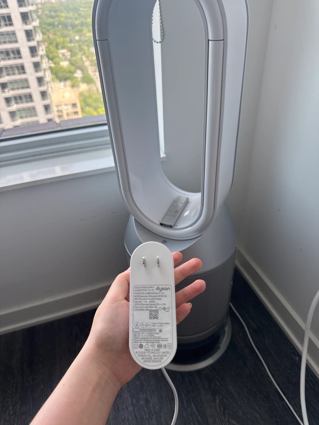 Like New Dyson Pure Cool TP04 Air Purifier Fan - photo 4
