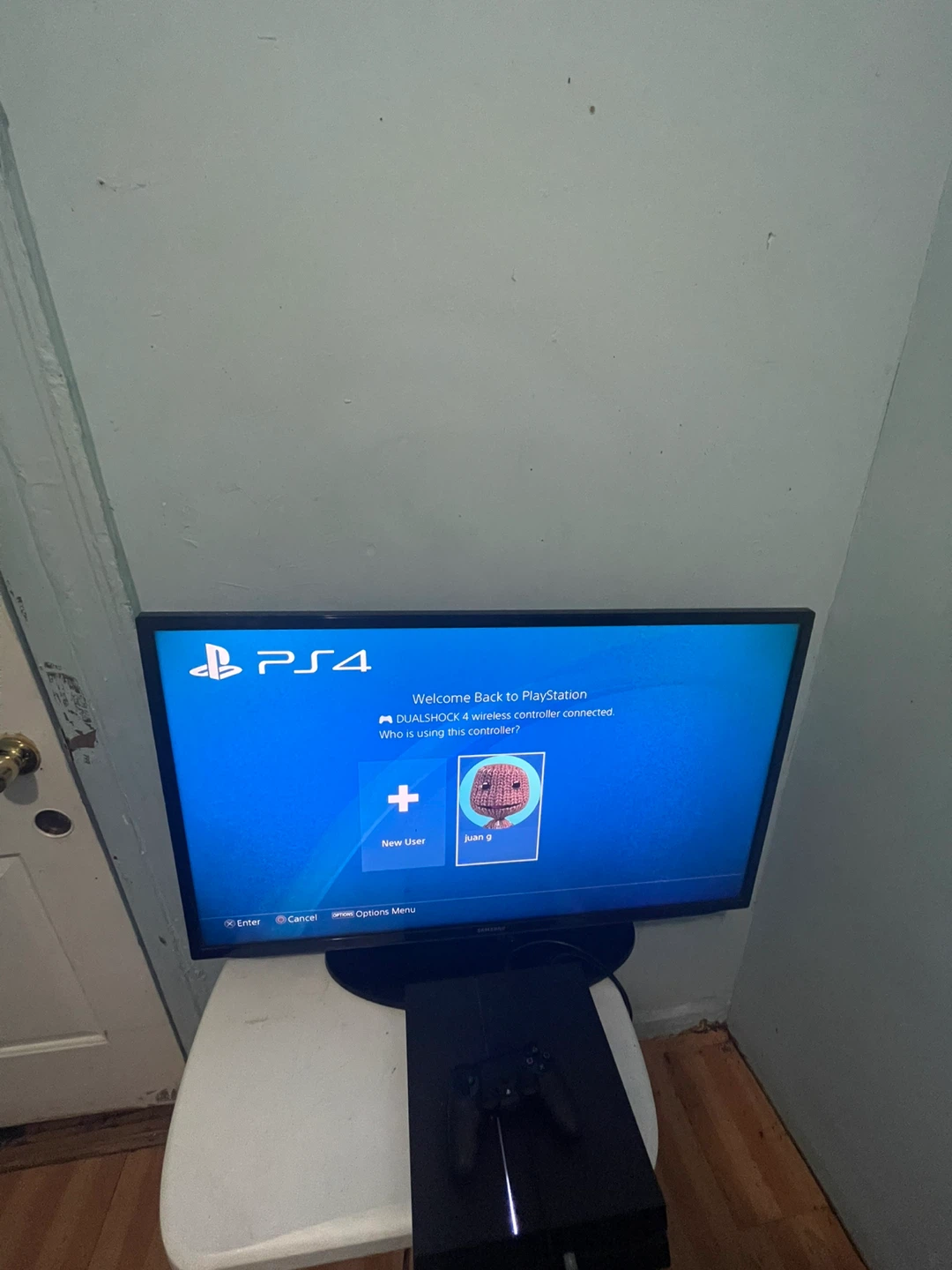 PlayStation 4 Console with Controller - photo 2