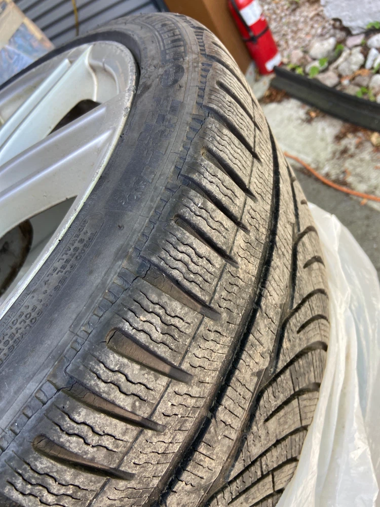 Michelin Winter Tire 255/35R19 - photo 3
