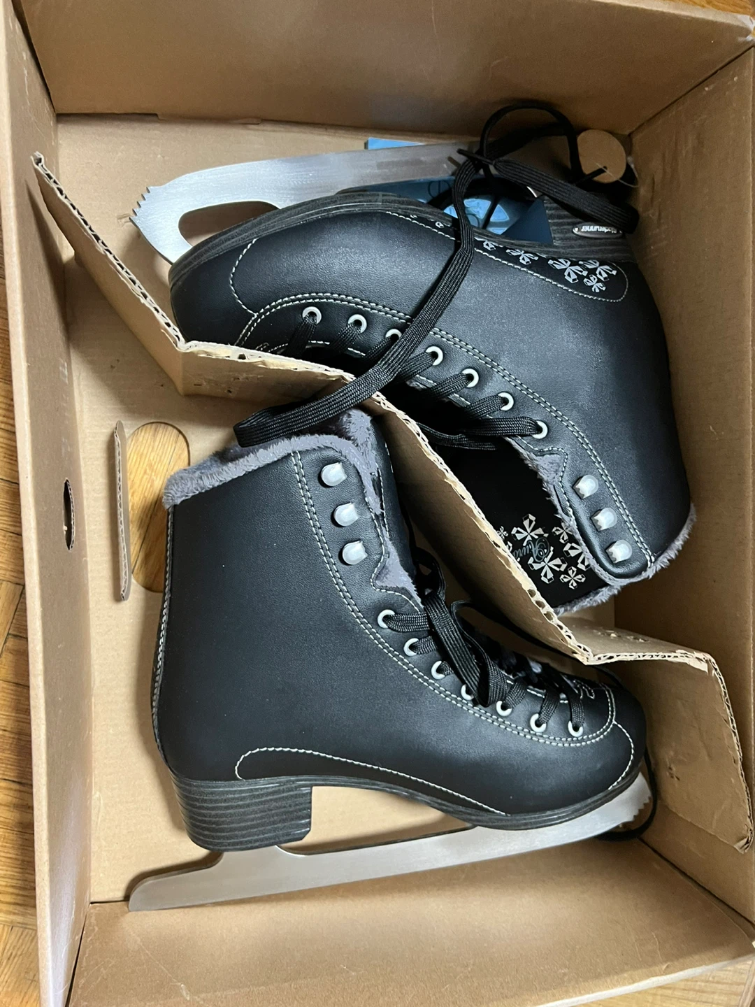 Bladerunner Aurora Ice Skates - photo 3