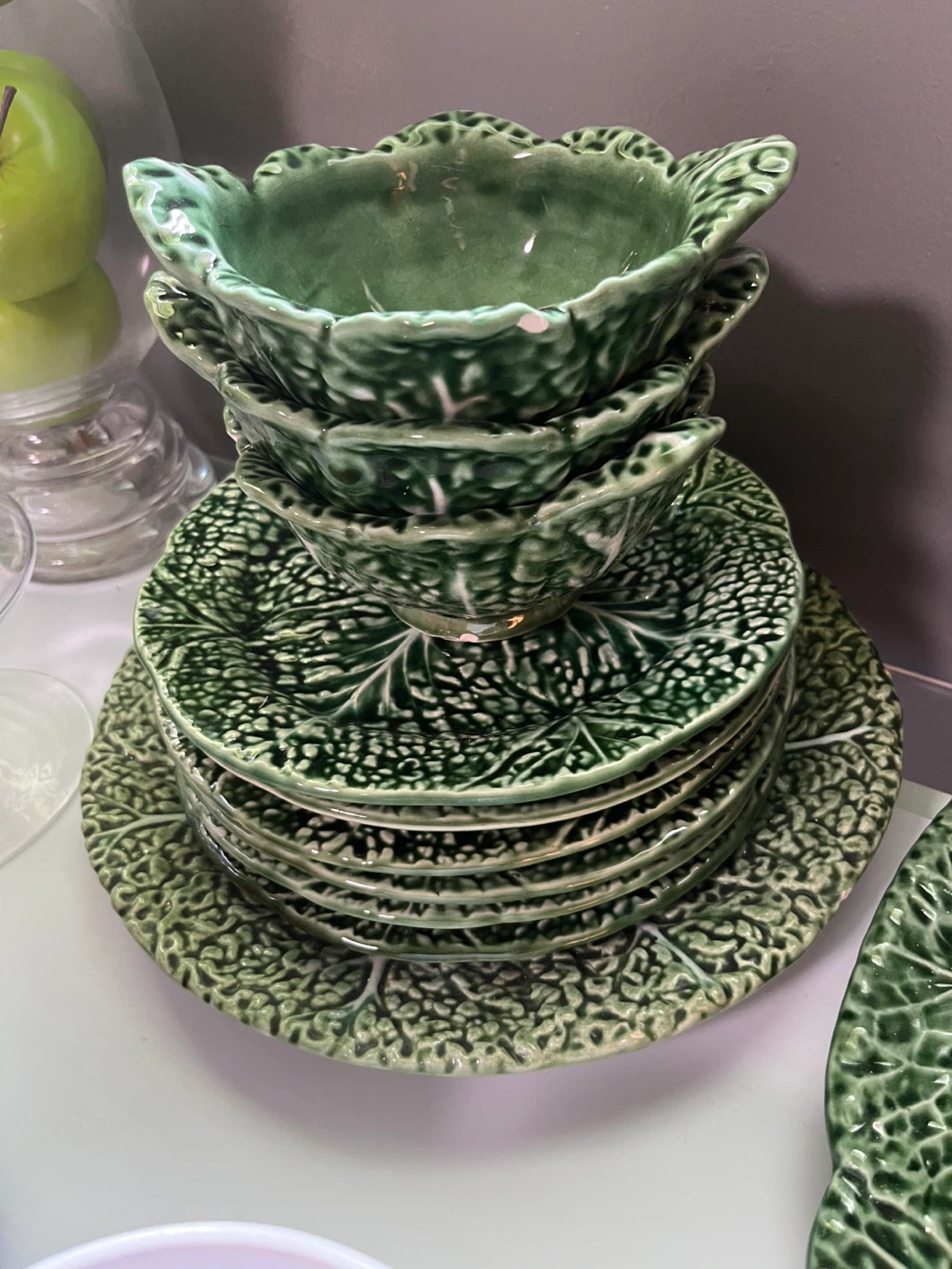Bordallo Pinheiro-style cabbage leaf majolica dinnerware set - photo 2