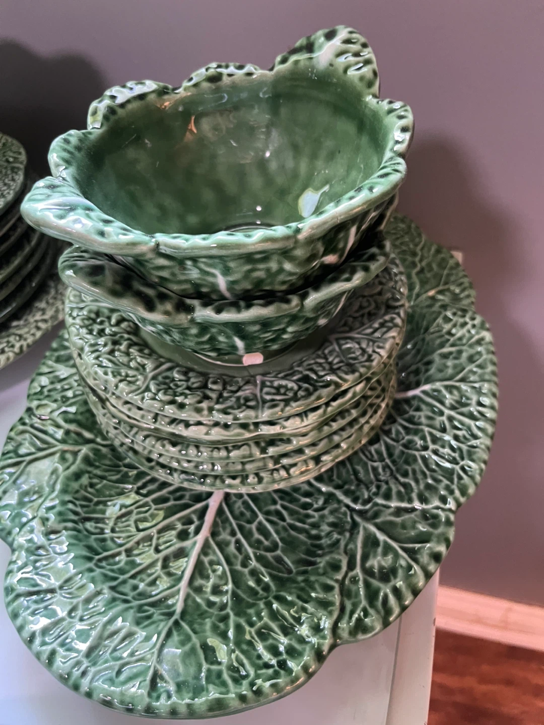 Bordallo Pinheiro-style cabbage leaf majolica dinnerware set - photo 3