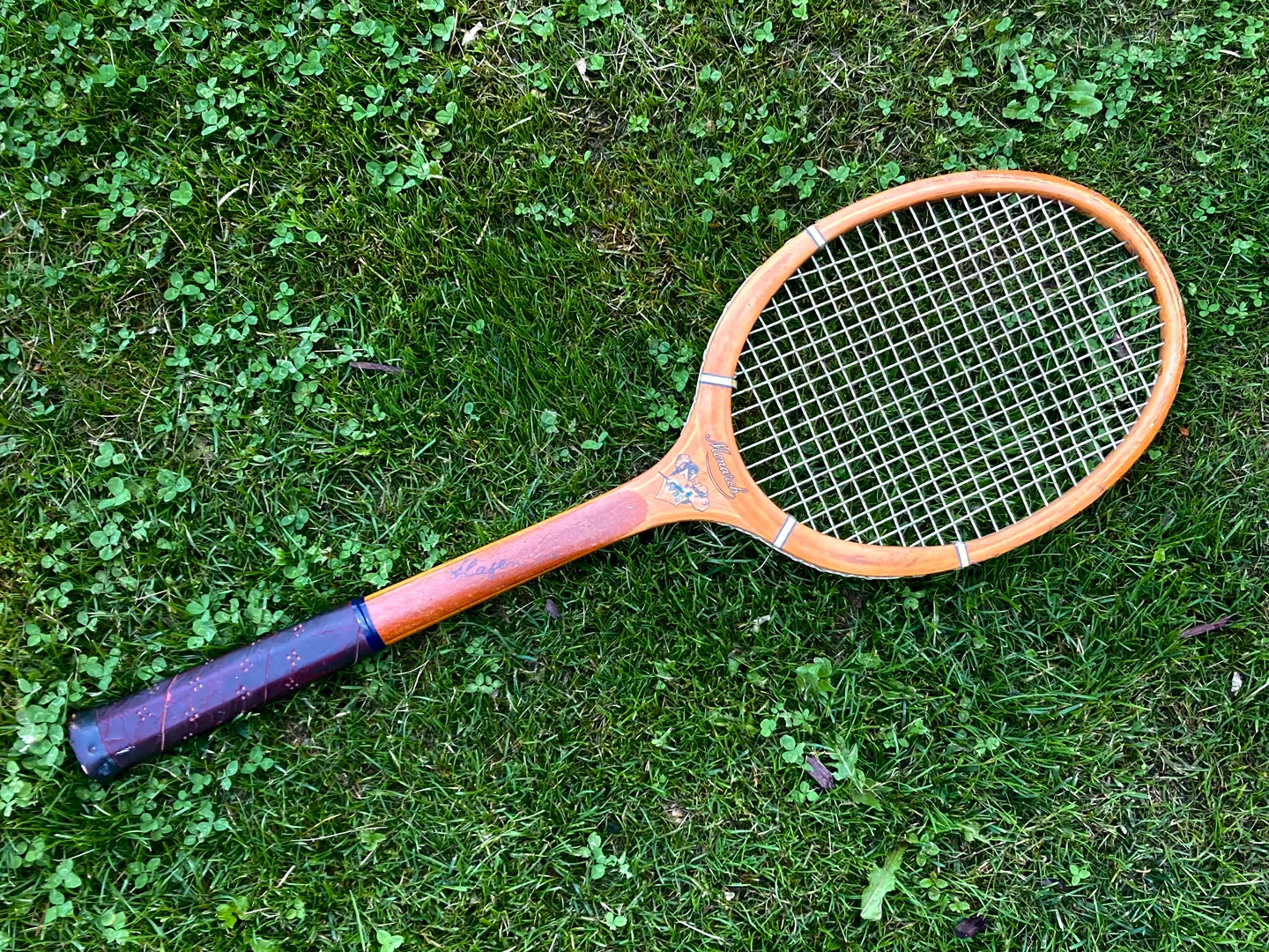 Vintage Wooden Tennis Racket - Made in England - Circa 1960s - photo 2