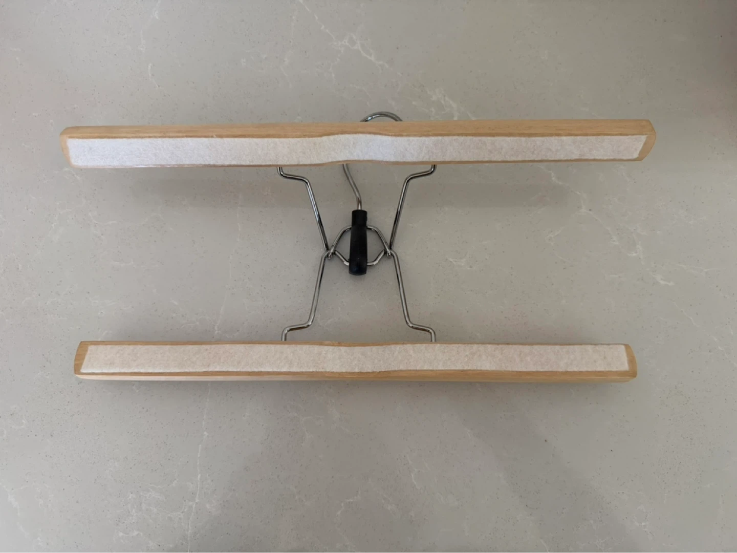 Nature Smile Wooden Trouser Hangers - 6 Pieces - photo 3