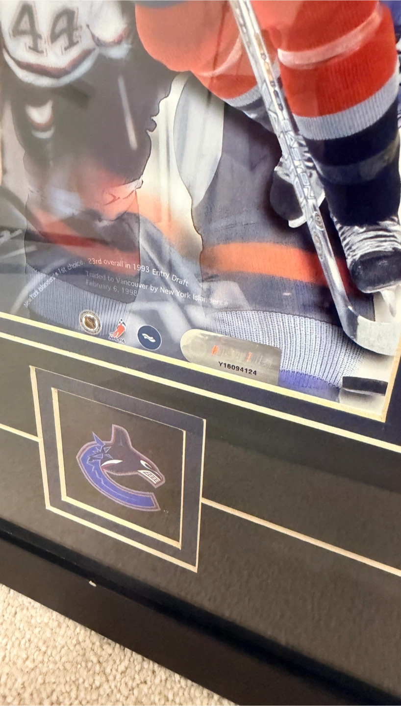 Todd Bertuzzi Canucks Framed Limited Edition Collage 1993 - photo 2