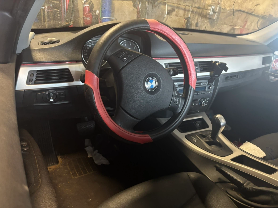 2011 BMW 323i car parts - photo 5