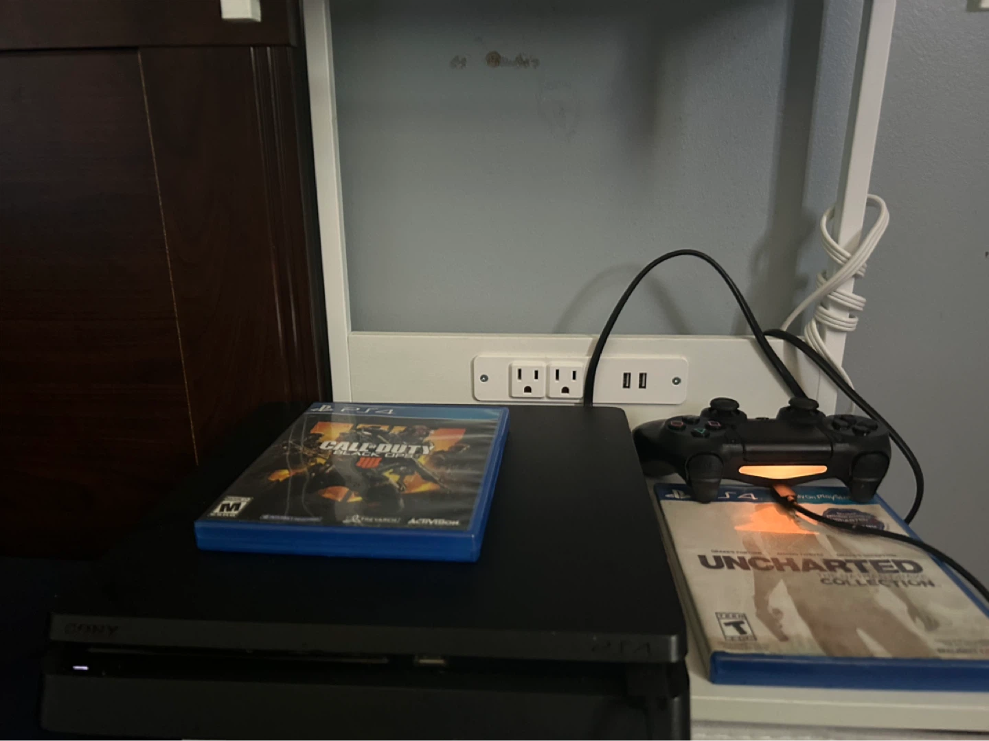 Ps4 slim 500gb Bundle with 2 disc games
