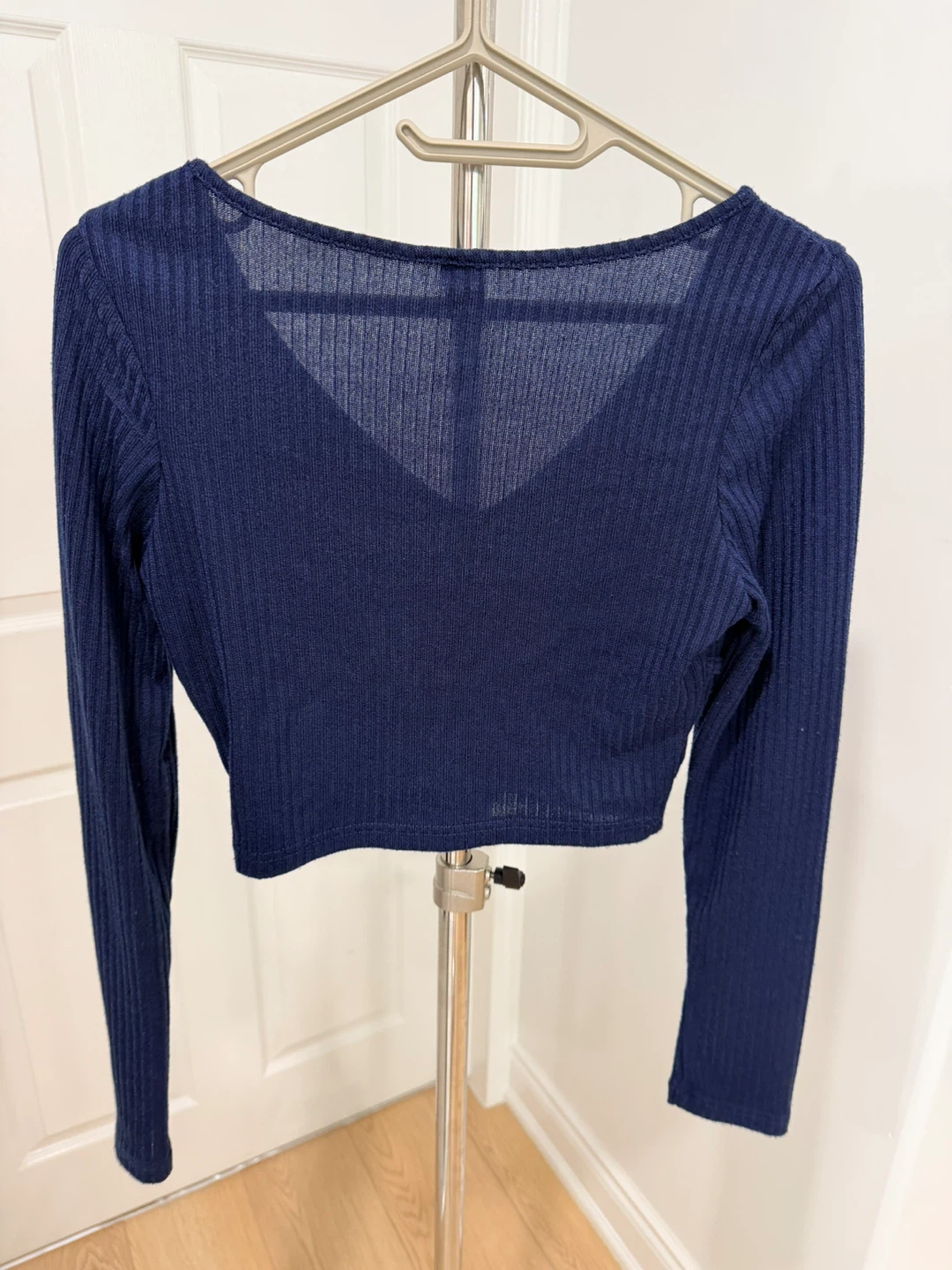 SHEIN Navy Blue Ribbed V-Neck Long Sleeve Crop Top