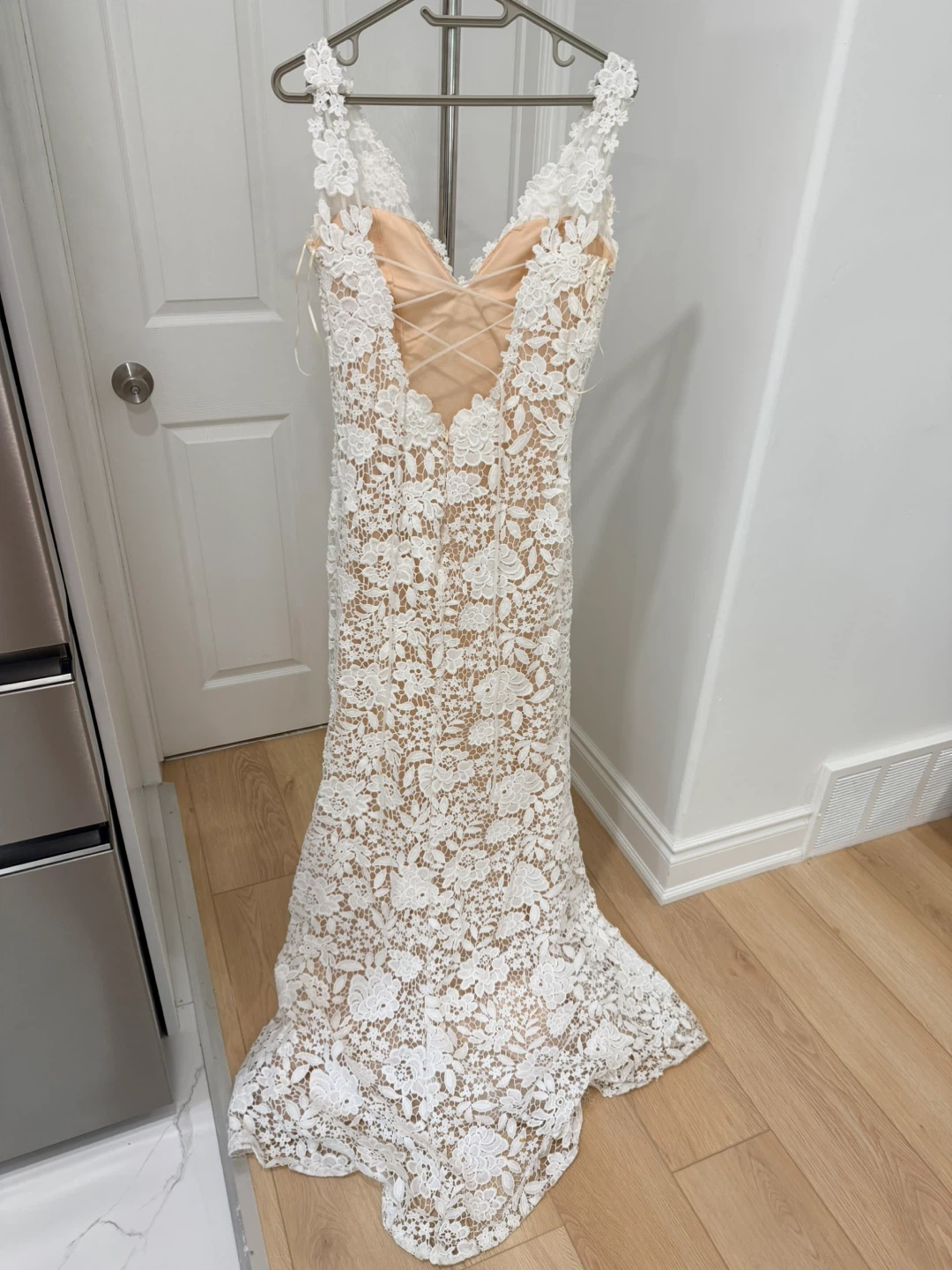 White Lace Evening Dress - photo 2