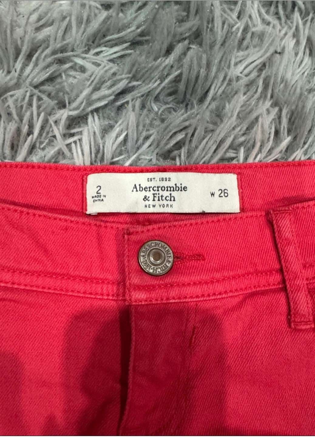 Abercrombie & Fitch - photo 2