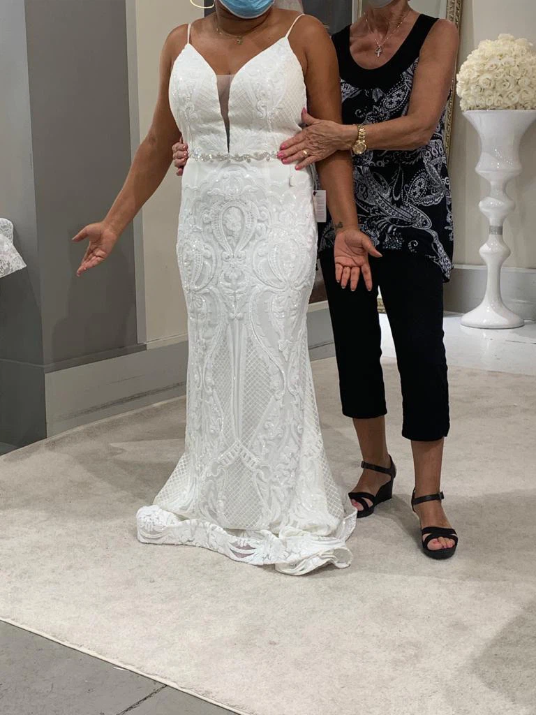 White sequined mermaid wedding dress with cape - photo 5