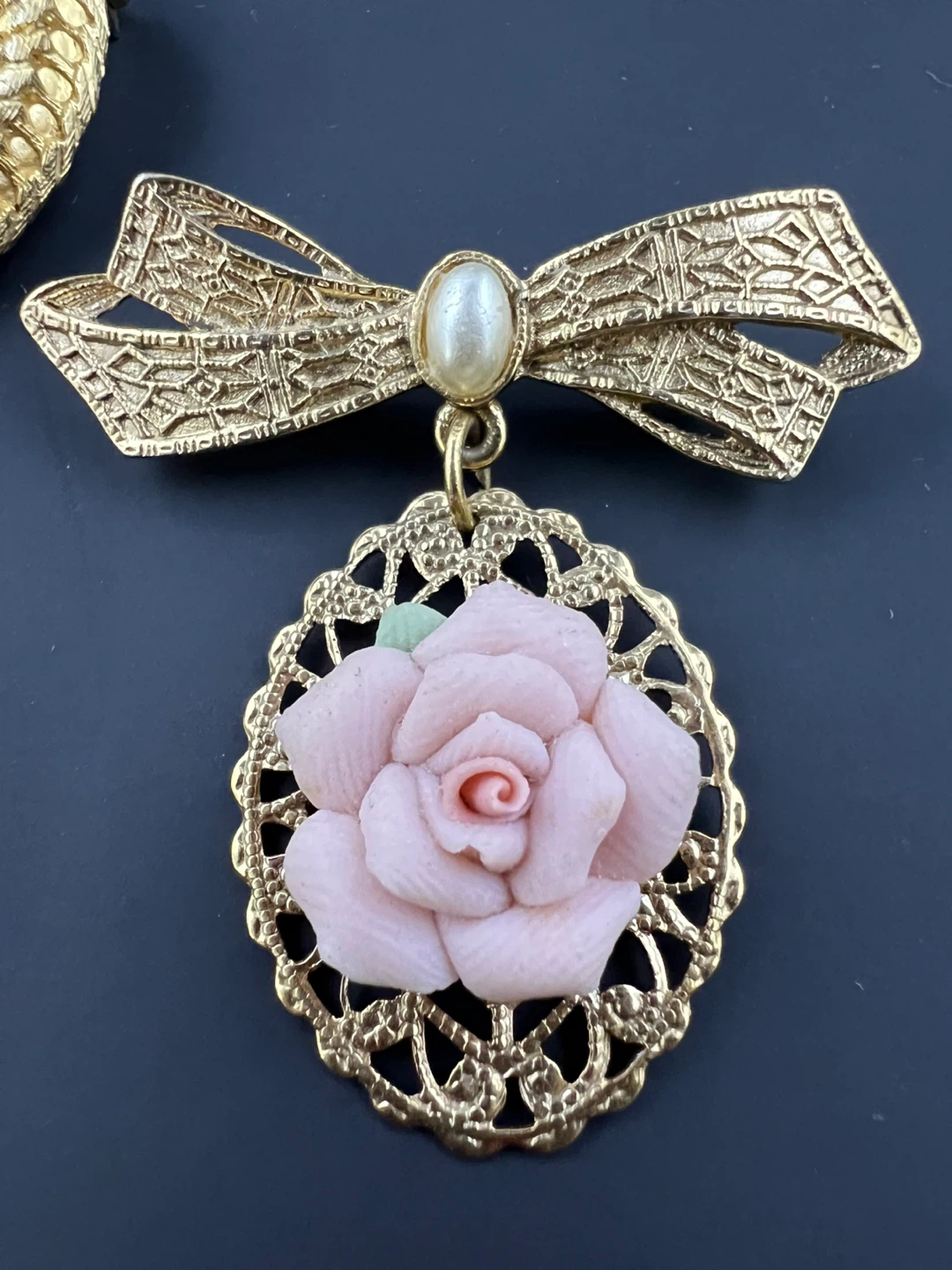 Vintage Victorian-Revival Gold Tone Brooch Lot - photo 3