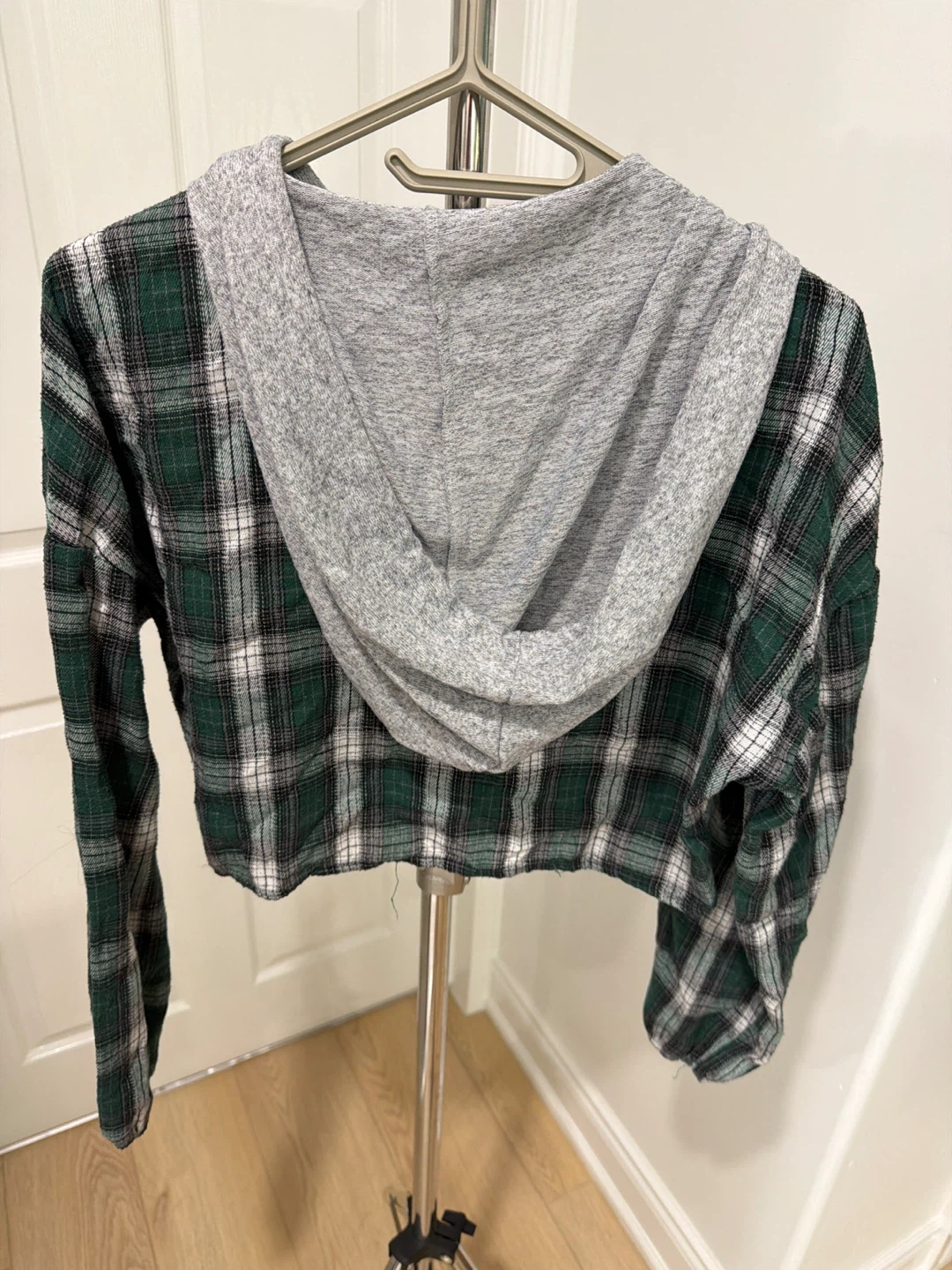 SHEIN Plaid Cropped Hoodie - photo 2