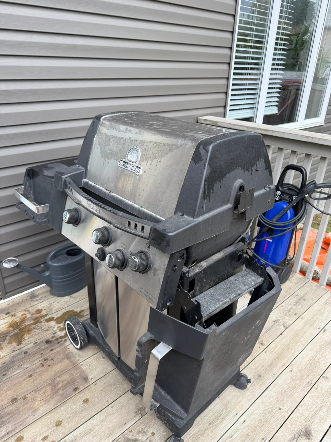 Broil King Signet Propane Grill - photo 3