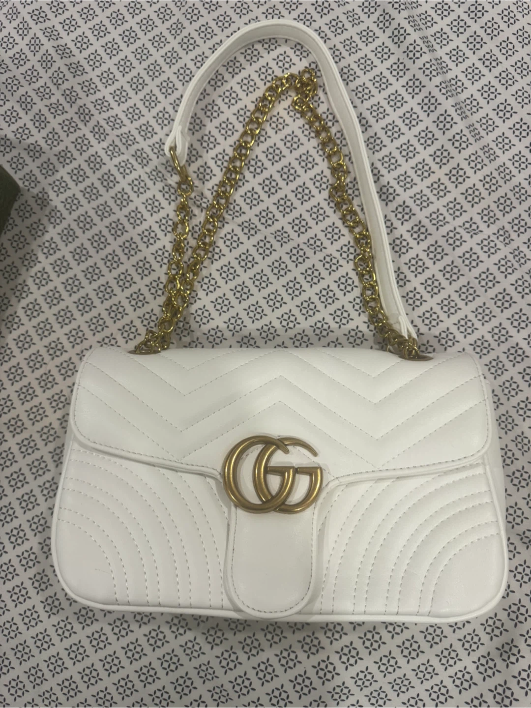White Gucci Marmont Matelassé Shoulder Bag - photo 3