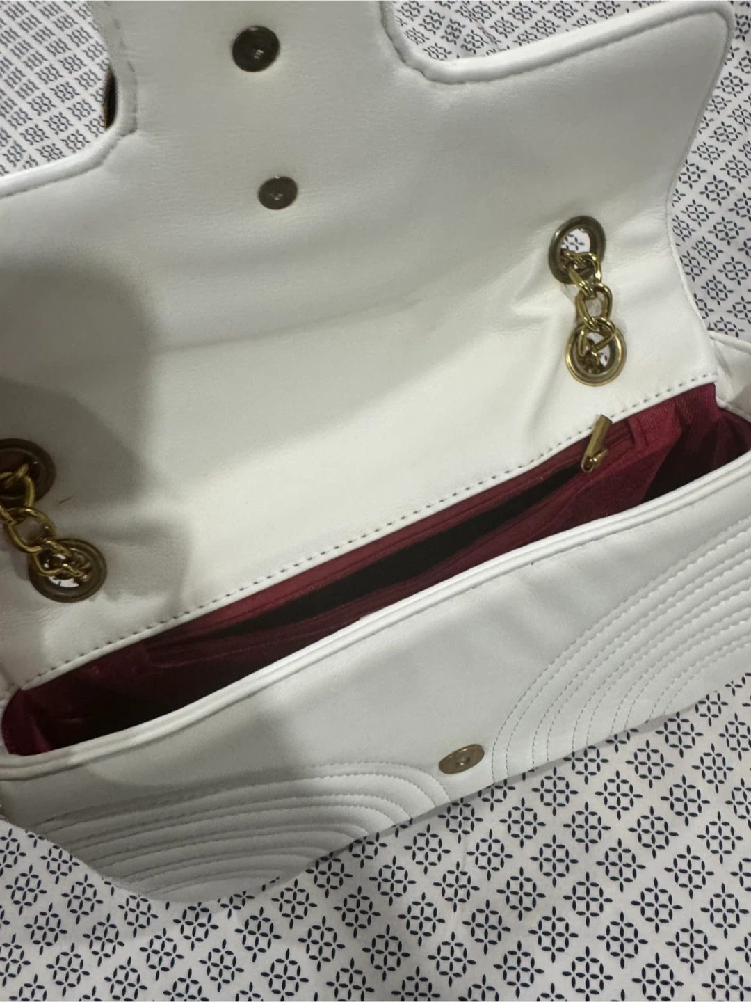 White Gucci Marmont Matelassé Shoulder Bag - photo 4