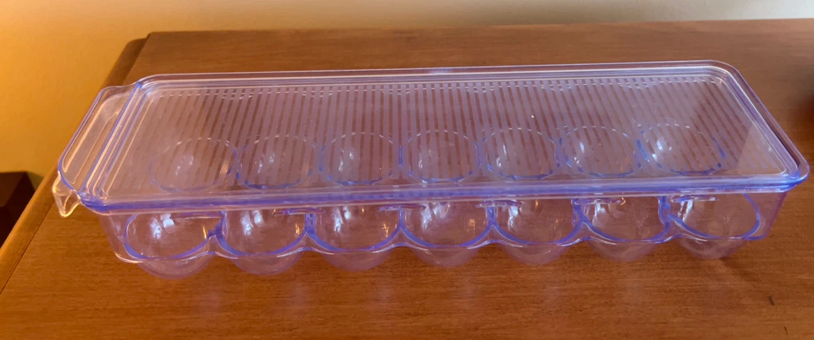 Clear Plastic Egg Holder with Lid - photo 2