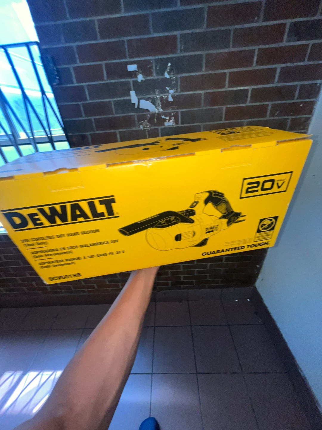 DEWALT 20V Cordless Dry Hand Vacuum DCV501HB - photo 2