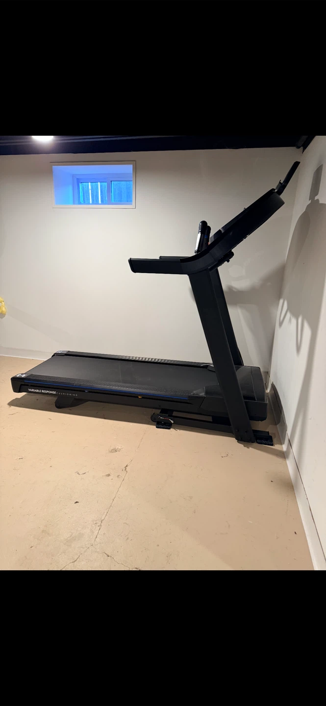 Horizon Fitness Treadmill - photo 3