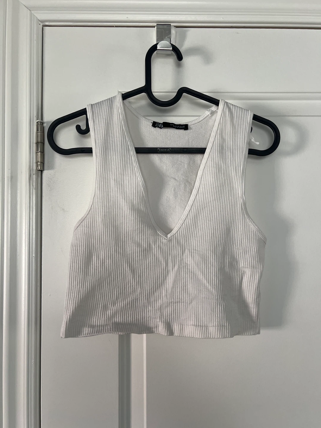 White Zara Ribbed V-Neck Crop Top