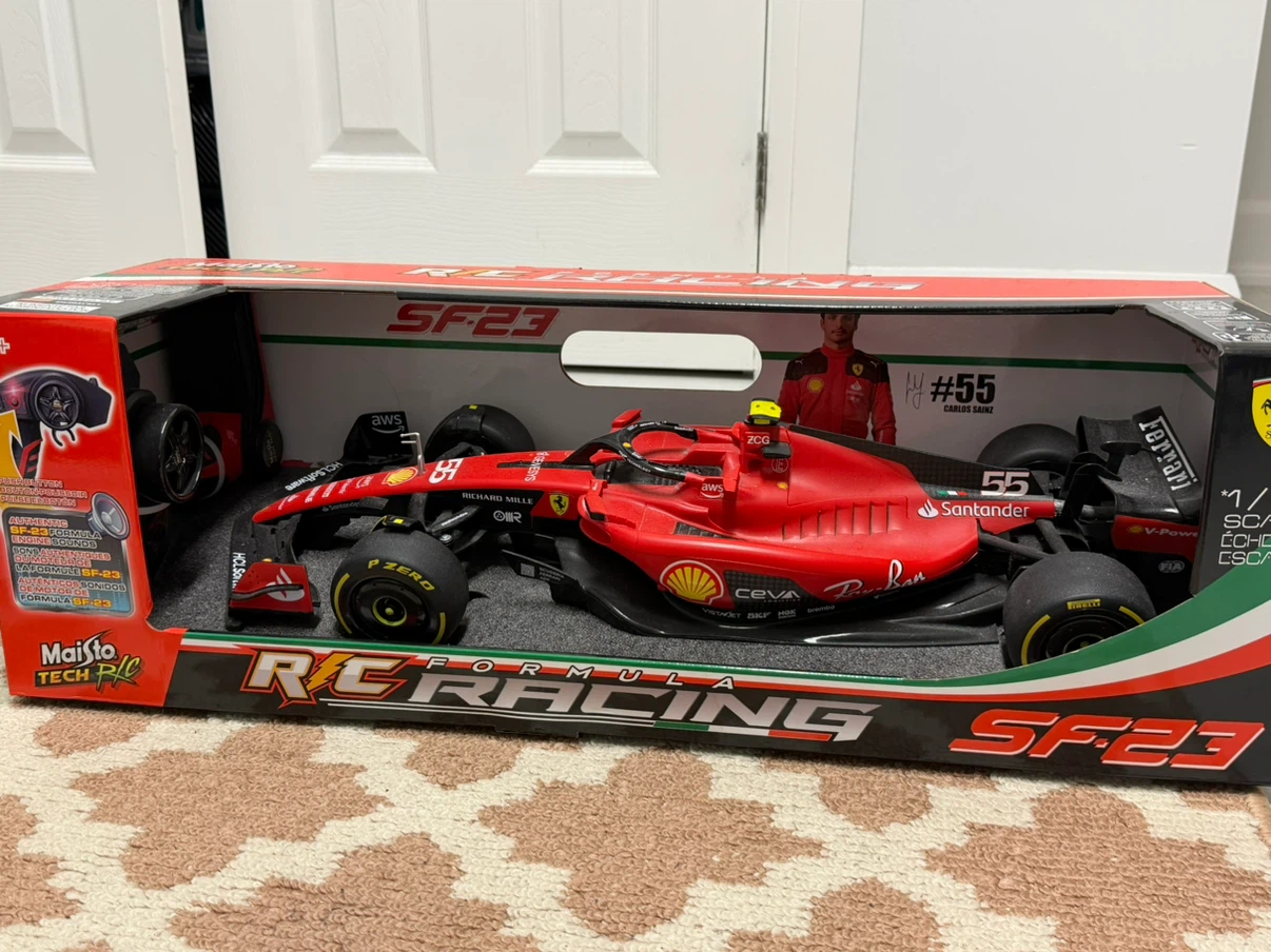 Maisto Tech RC Ferrari SF-23 #55 Carlos Sainz Red – New
