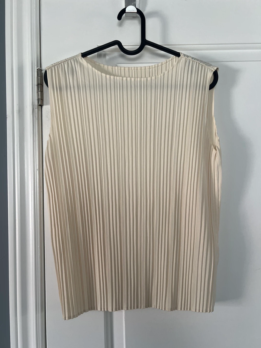 Uniqlo Pleated Sleeveless Top