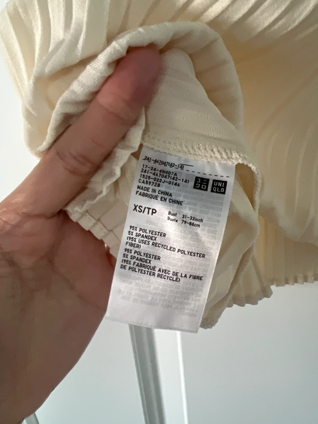 Uniqlo Pleated Sleeveless Top - photo 3