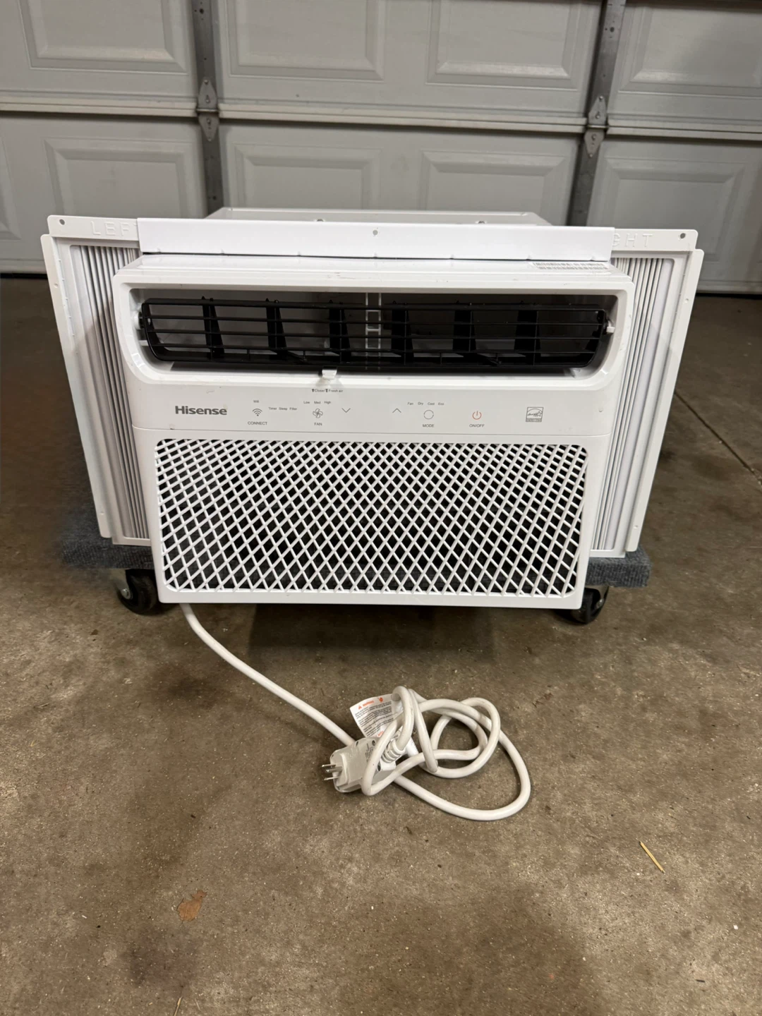 Air Conditioner 12000 BTUS. Wi/FI compatible. $225.00 or best