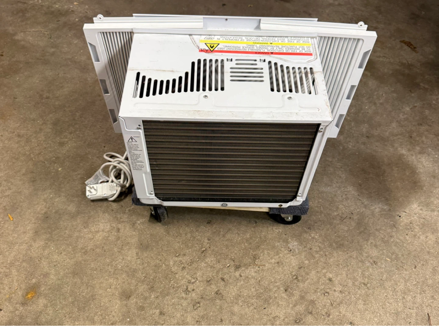 GE 5000 BTU Air Conditioner. $125.00 or best offer. - photo 3