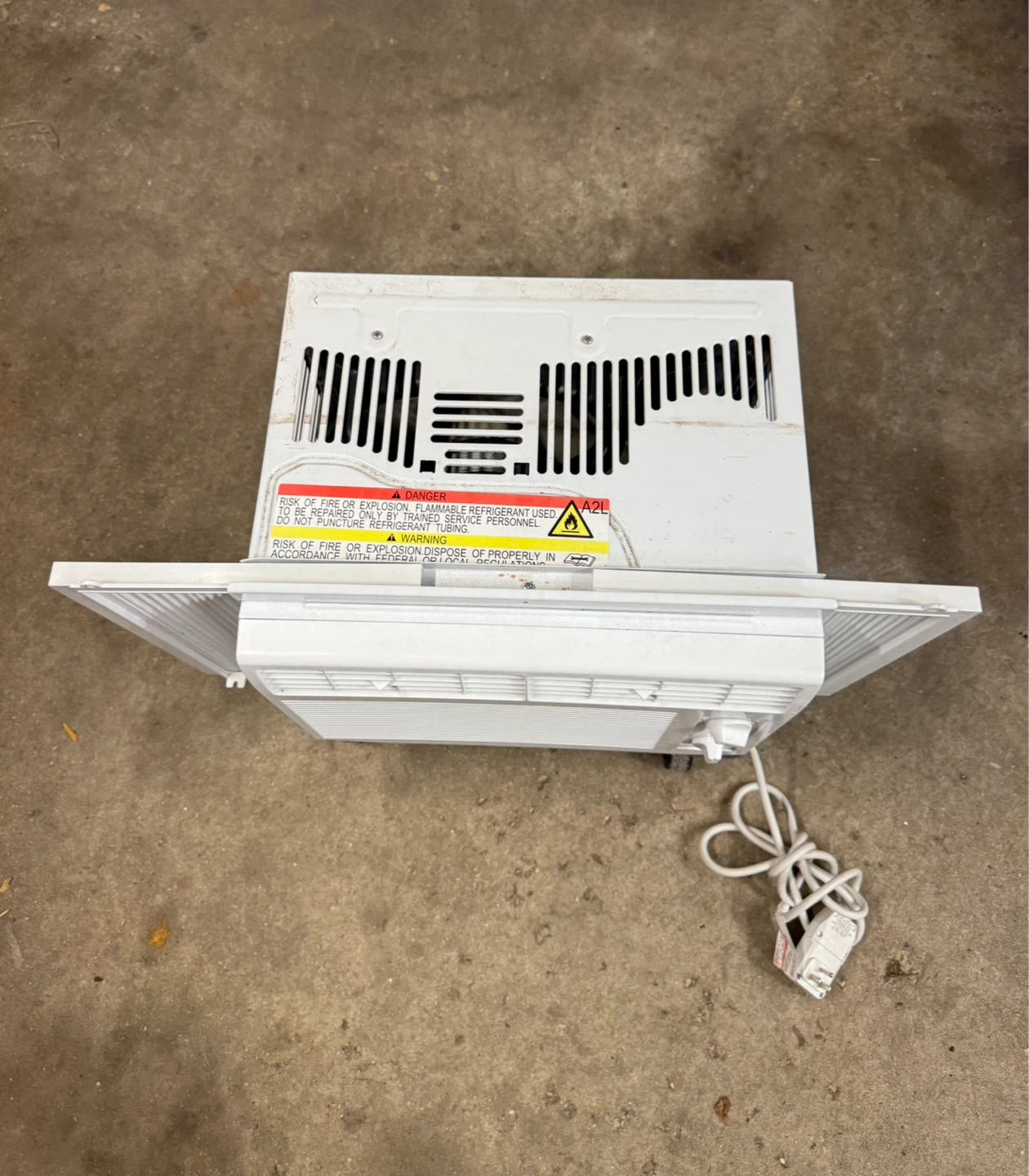 GE 5000 BTU Air Conditioner. $125.00 or best offer. - photo 2