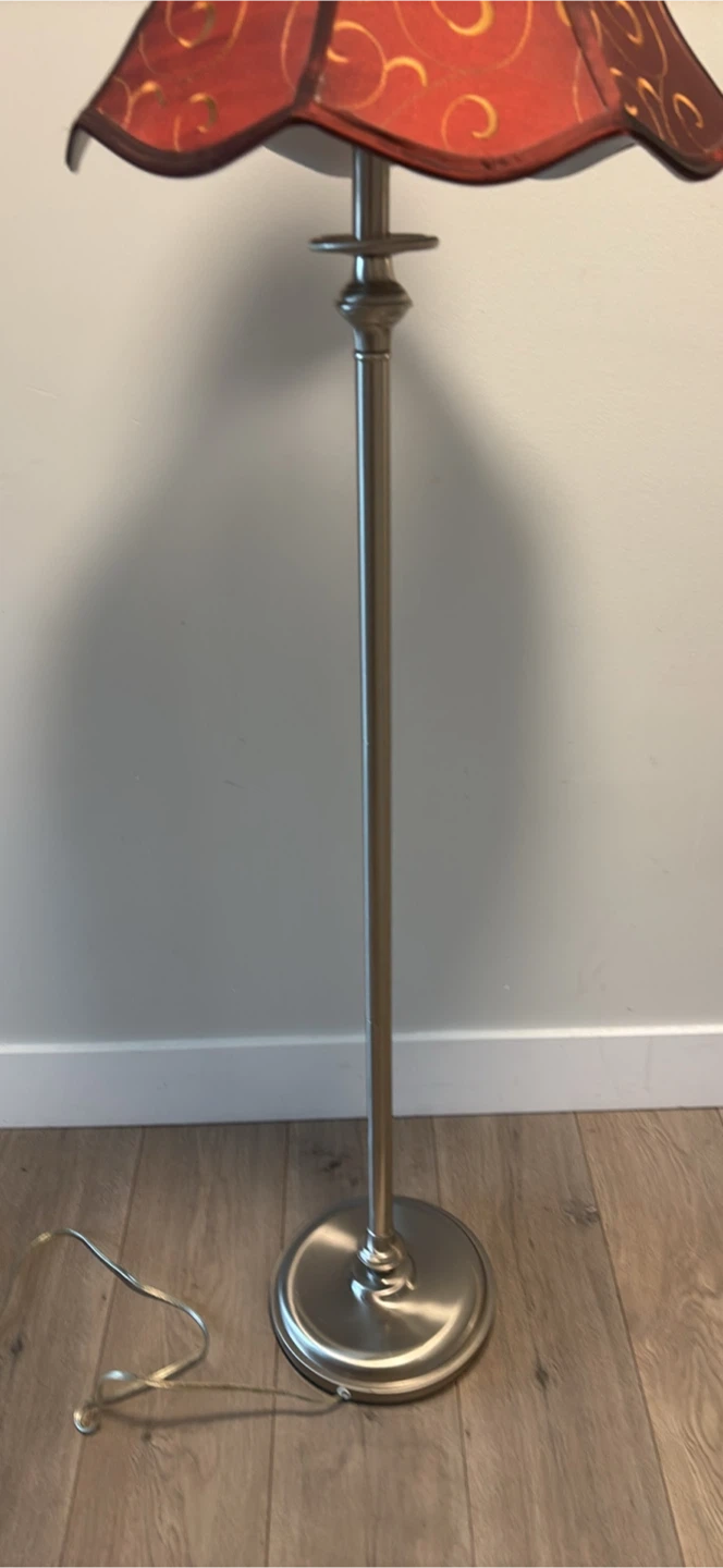Red patterned lampshade floor lamp - photo 4