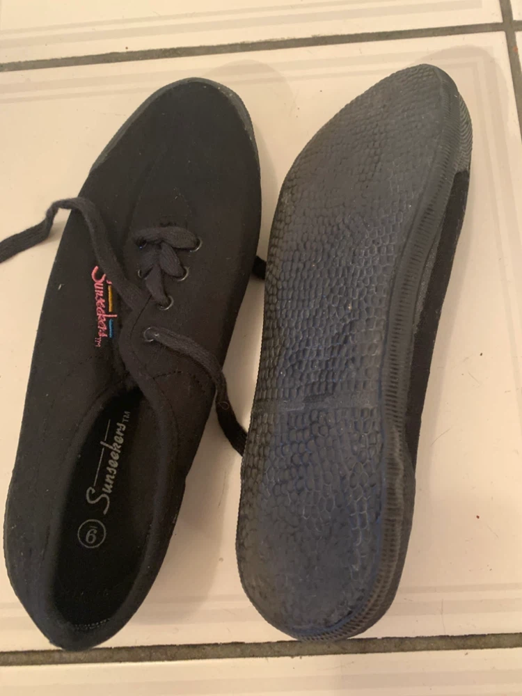 Sunseekers Black Canvas Sneakers Size 9.5 - photo 2