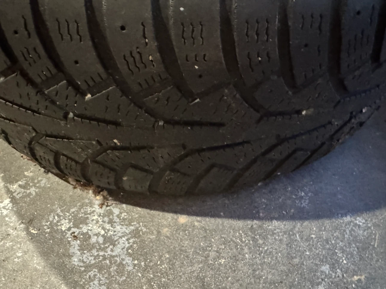 Set of 4 Winter Tires with Rims - photo 3