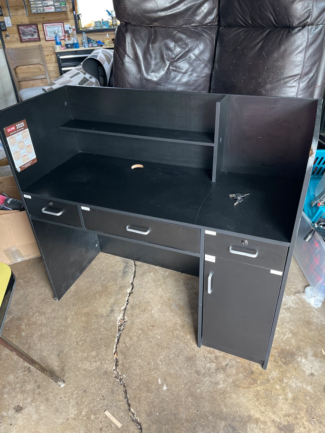 Modern Desk with locking drawers