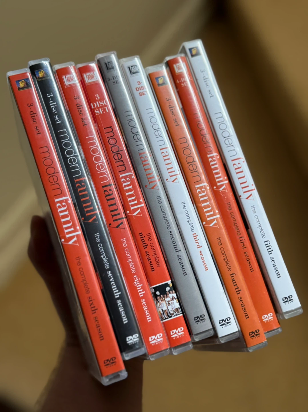TV SERIES ON DVD (Modern Family, 30 Rock, Reba…)