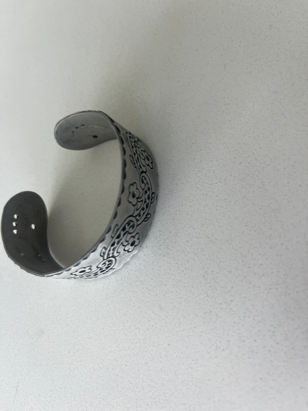 Silver tone cuff bracelet with floral pattern - photo 3