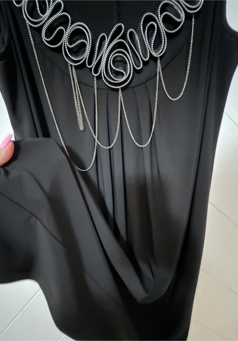 R&M Richards Black Dress with Zipper and Chain Detail Size 14 - photo 4