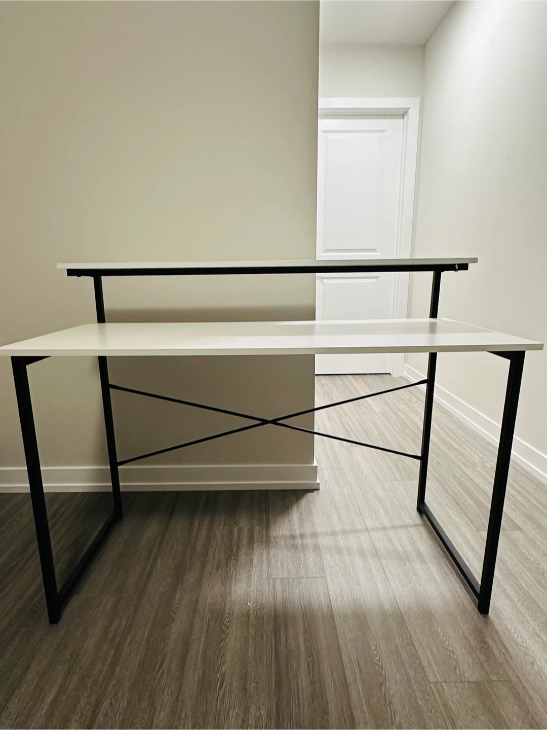 White computer desk with shelf